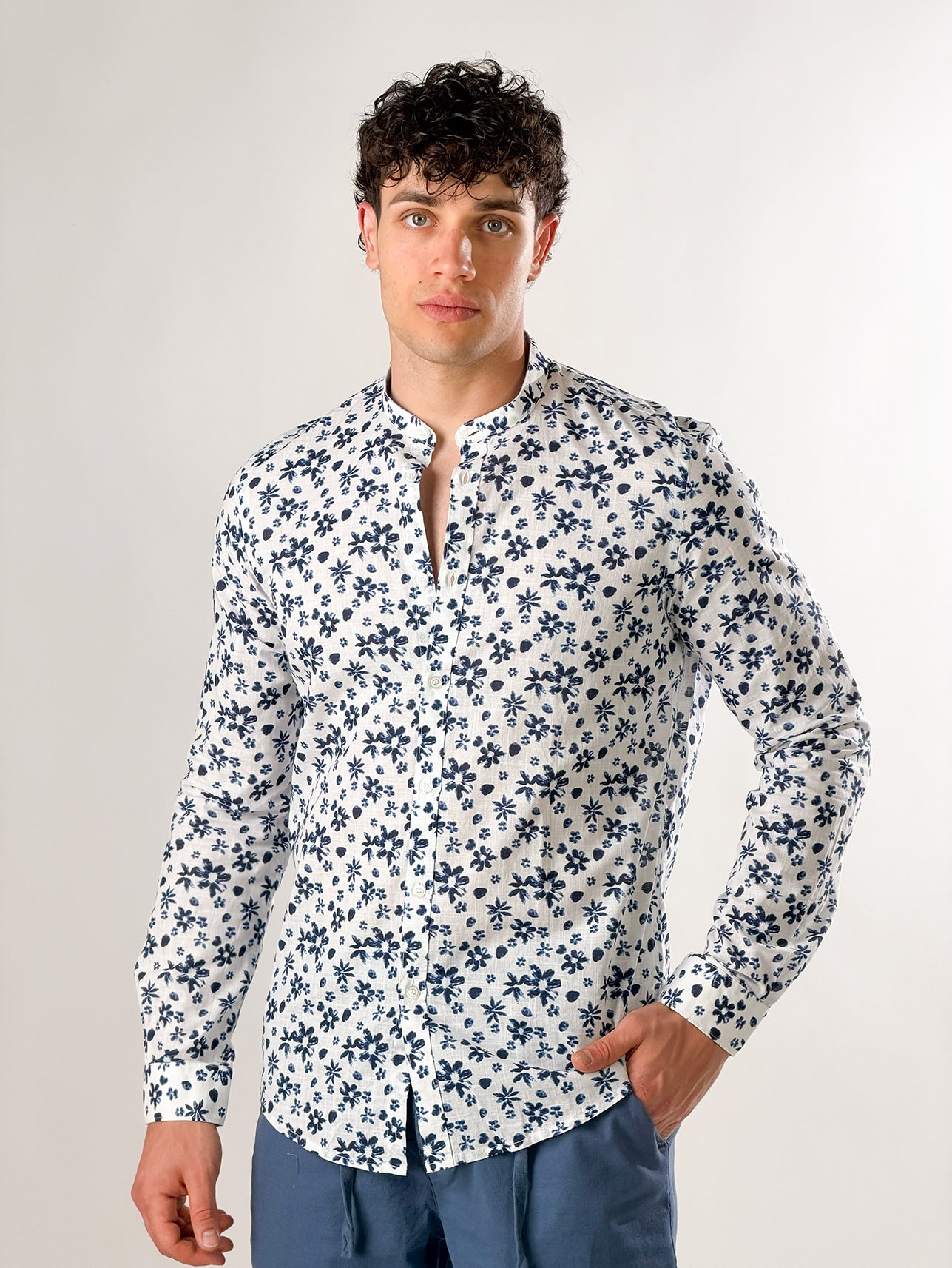 Camicia coreana fiore blu|Colore:Bianco