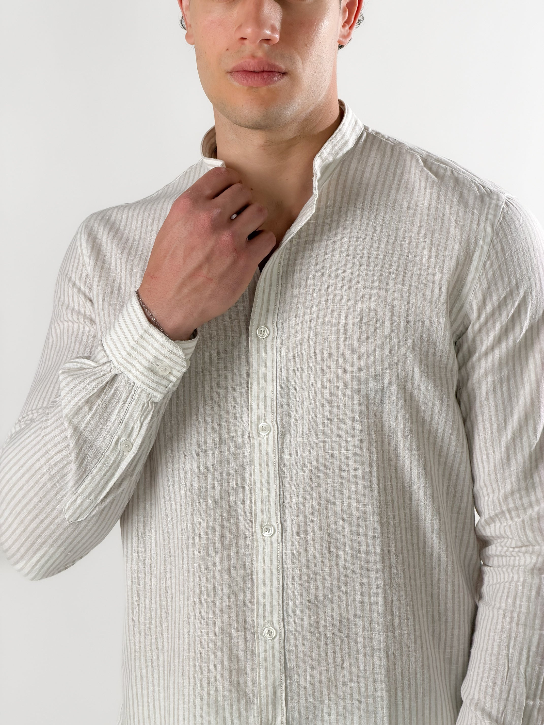 Camicia con maniche martingala|Colore:Beige