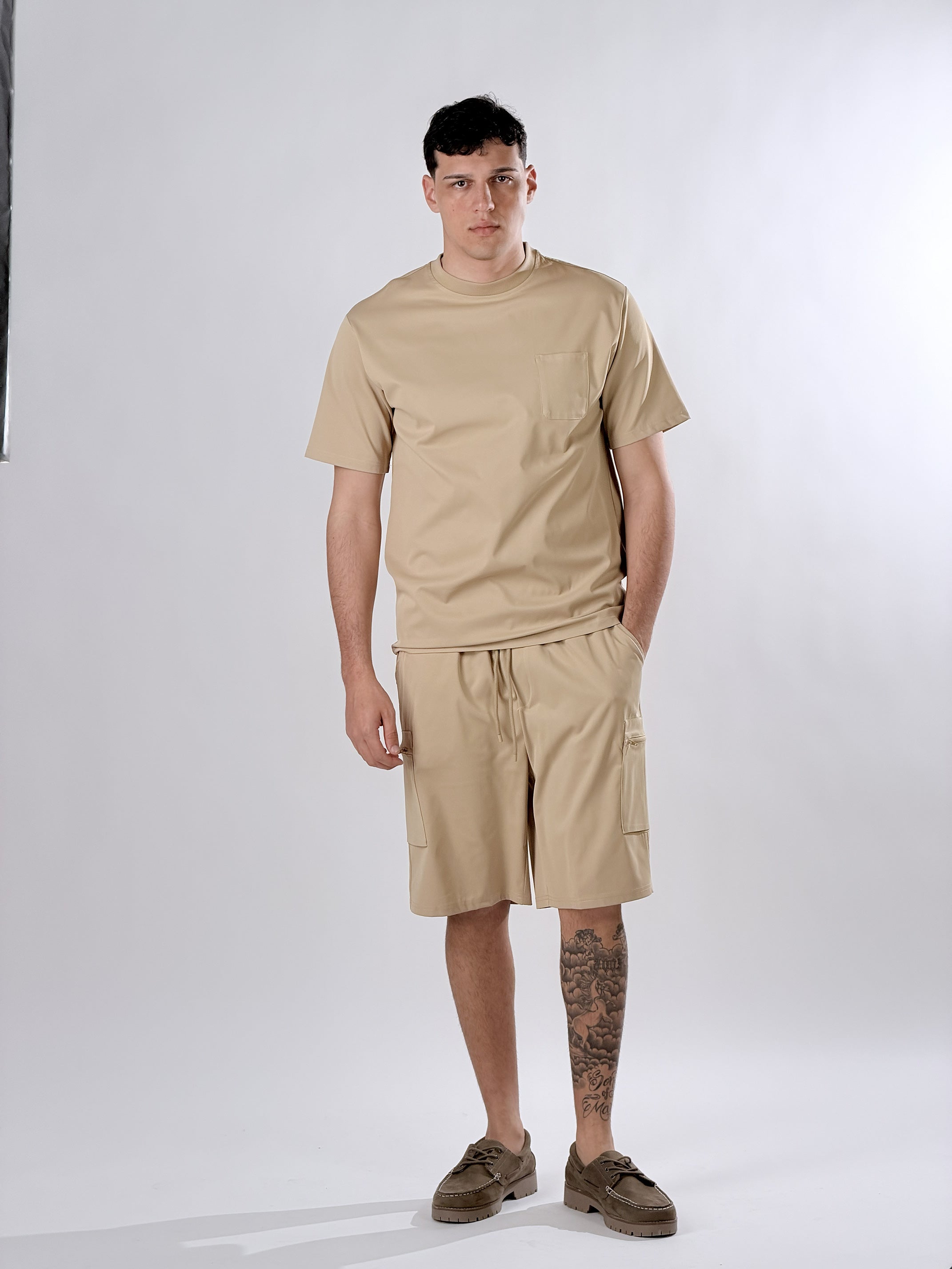 T-Shirt con taschino tessuto semilucido|Colore:Beige
