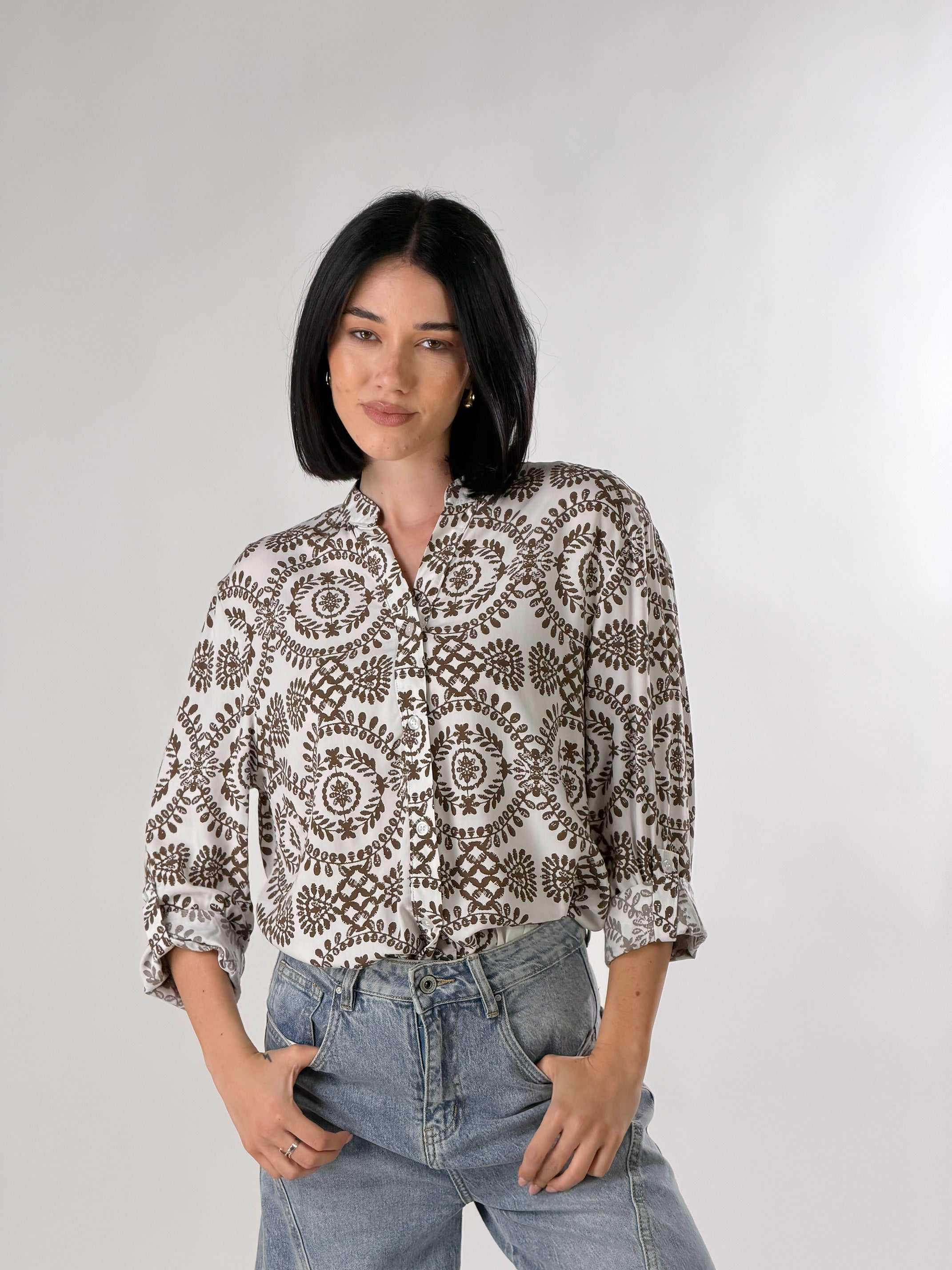 Camicia con stampa arabesca|Colore:Tabacco