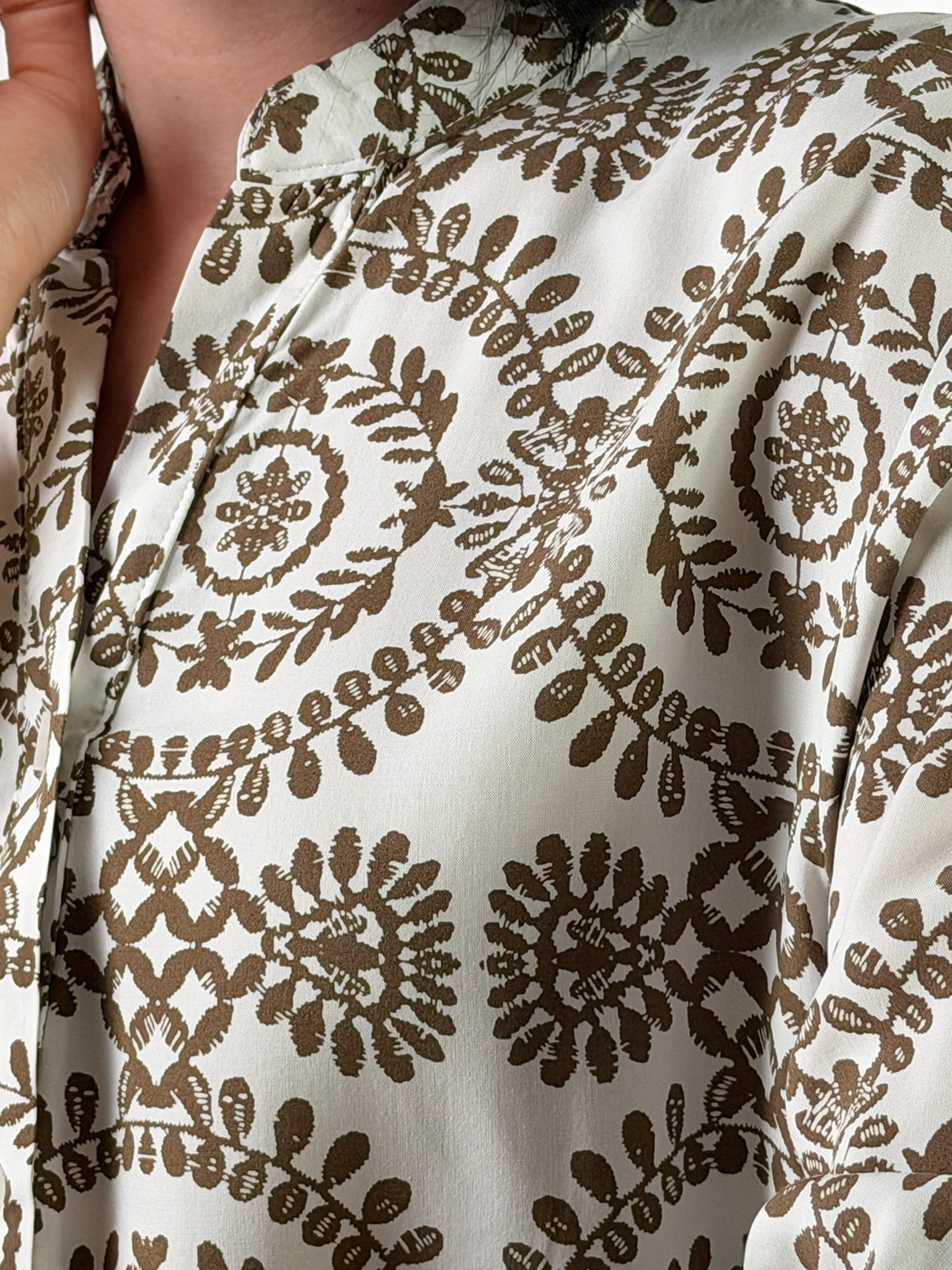 Camicia con stampa arabesca|Colore:Tabacco