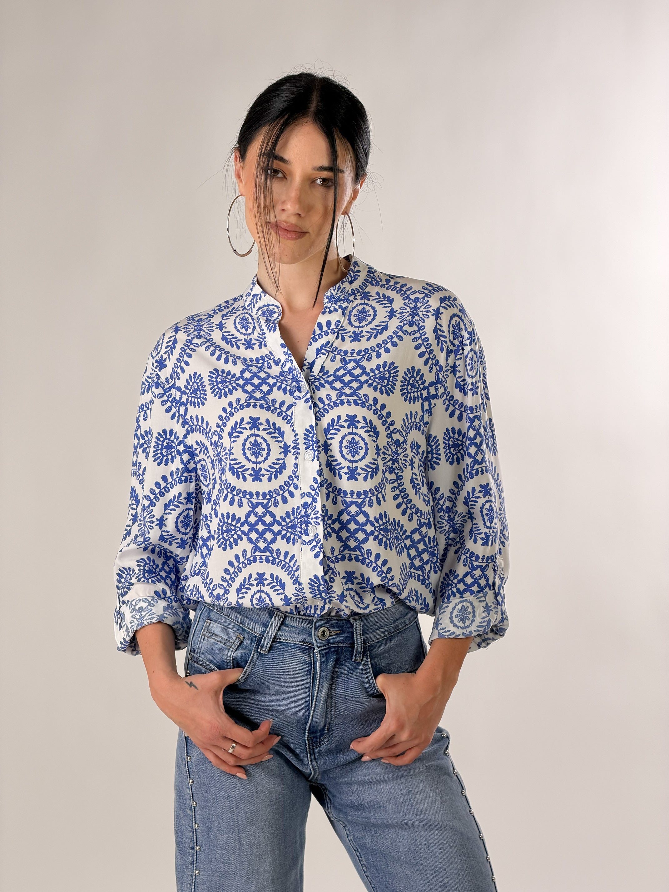 Camicia con stampa arabesca|Colore:Blu royal