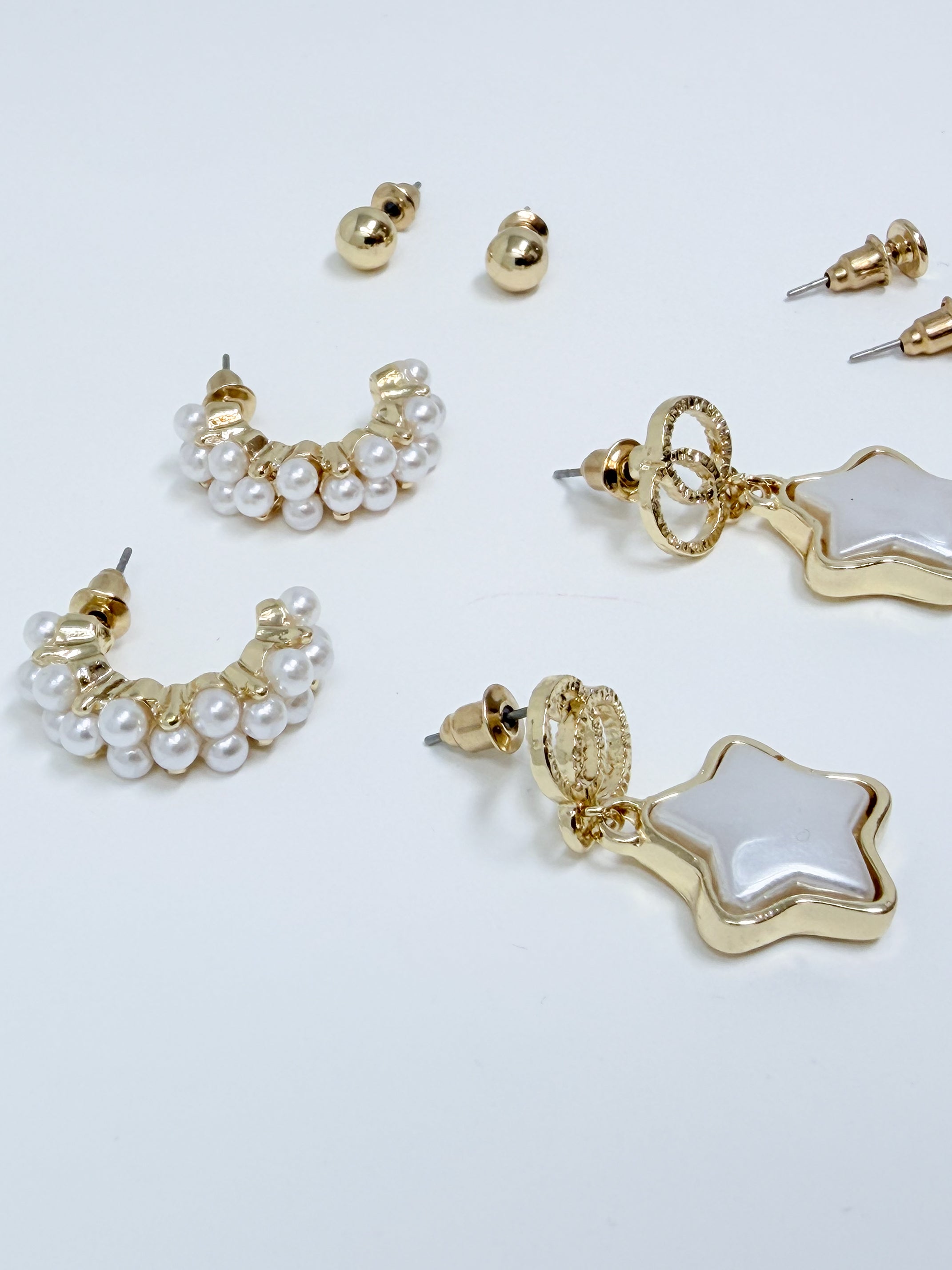 Set orecchini con effetto madre perla bianca|Colore:Oro