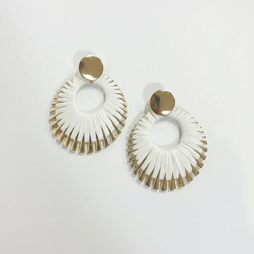 Orecchini Ovale con dettaglio effetto raffia|Colore:Oro/panna