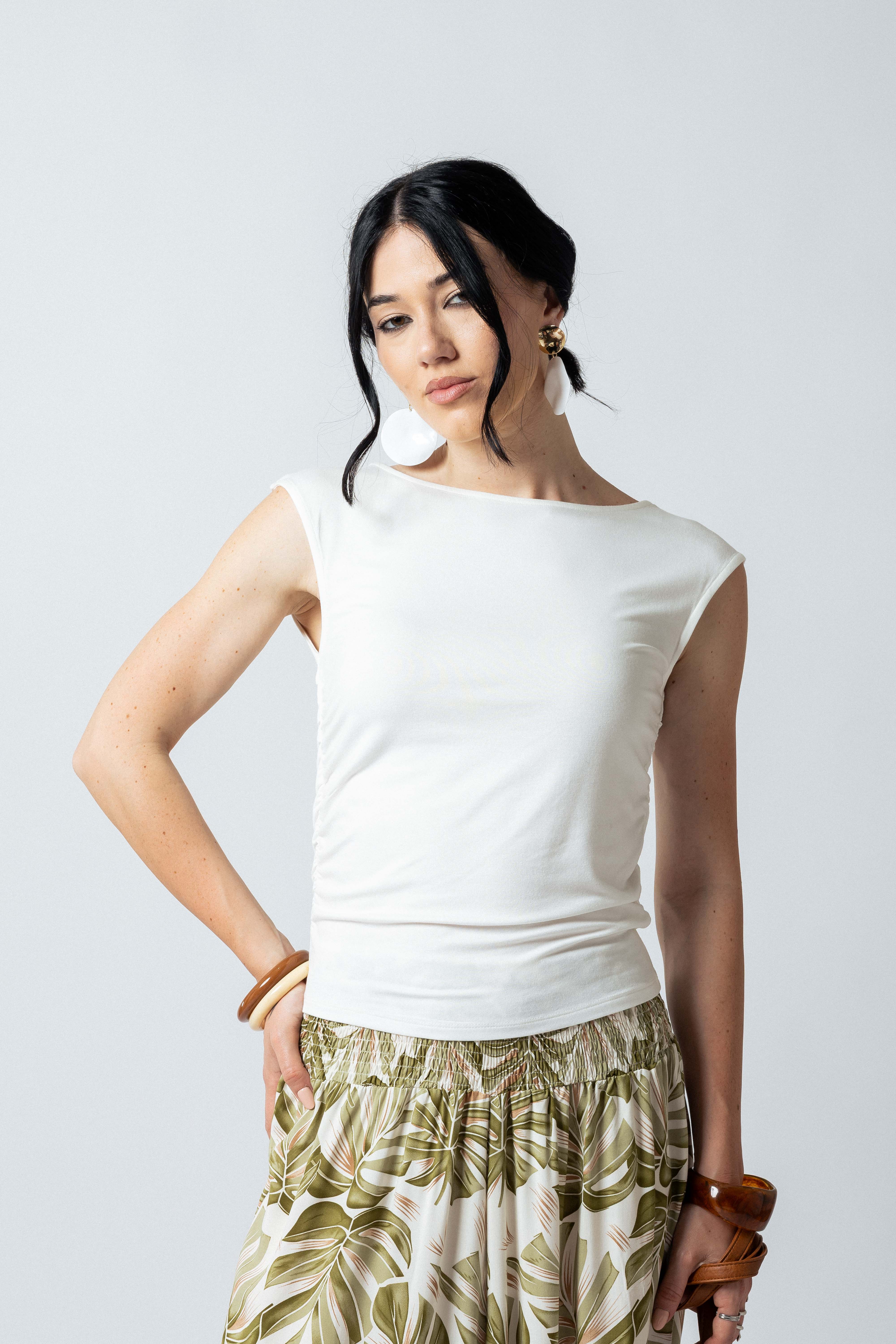 Maglia scollo barchetta con arriccio laterale|Colore:Panna