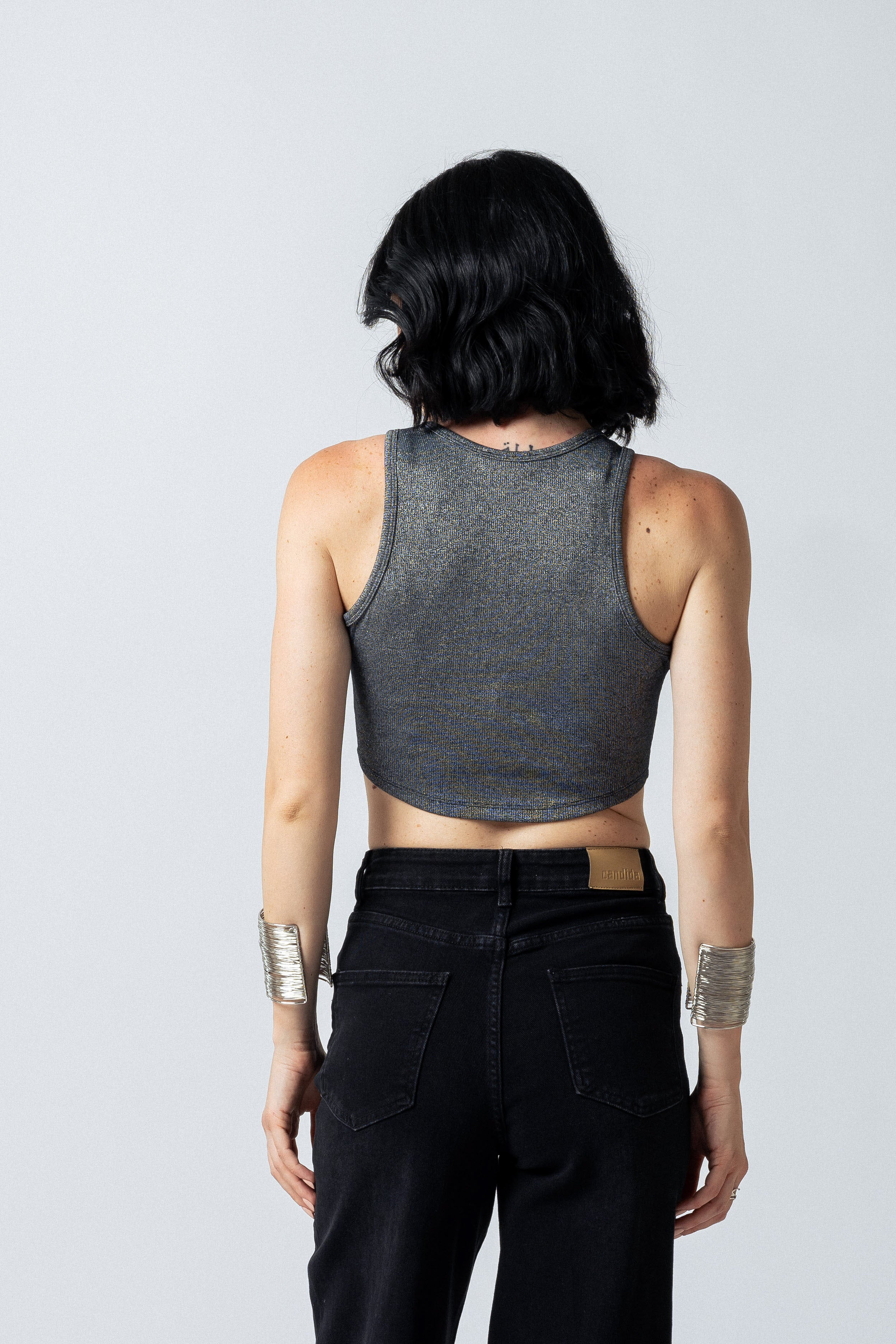 Top con orlo curvato|Colore:Nero
