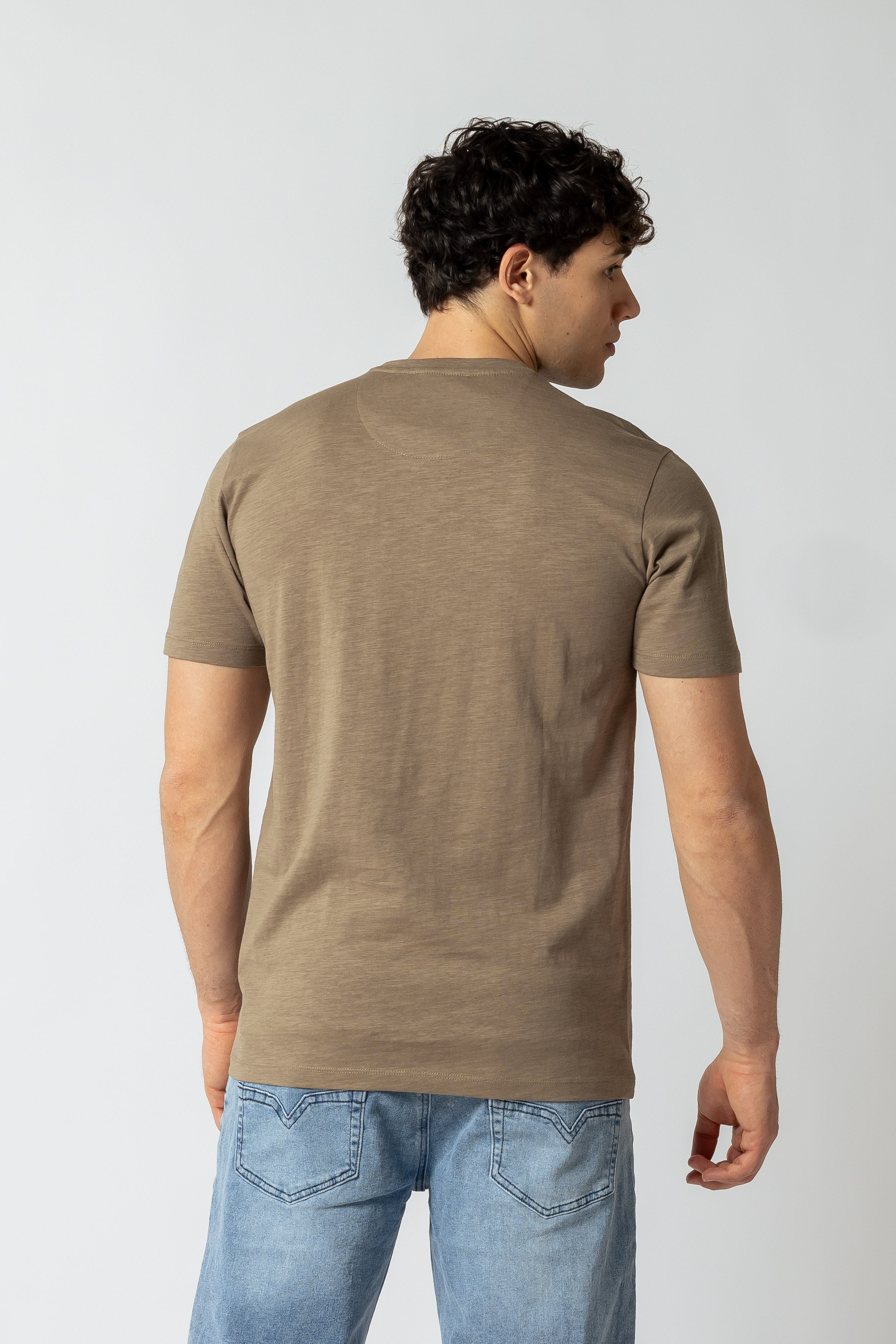 T- Shirt girocollo con taschino|Colore:Fango