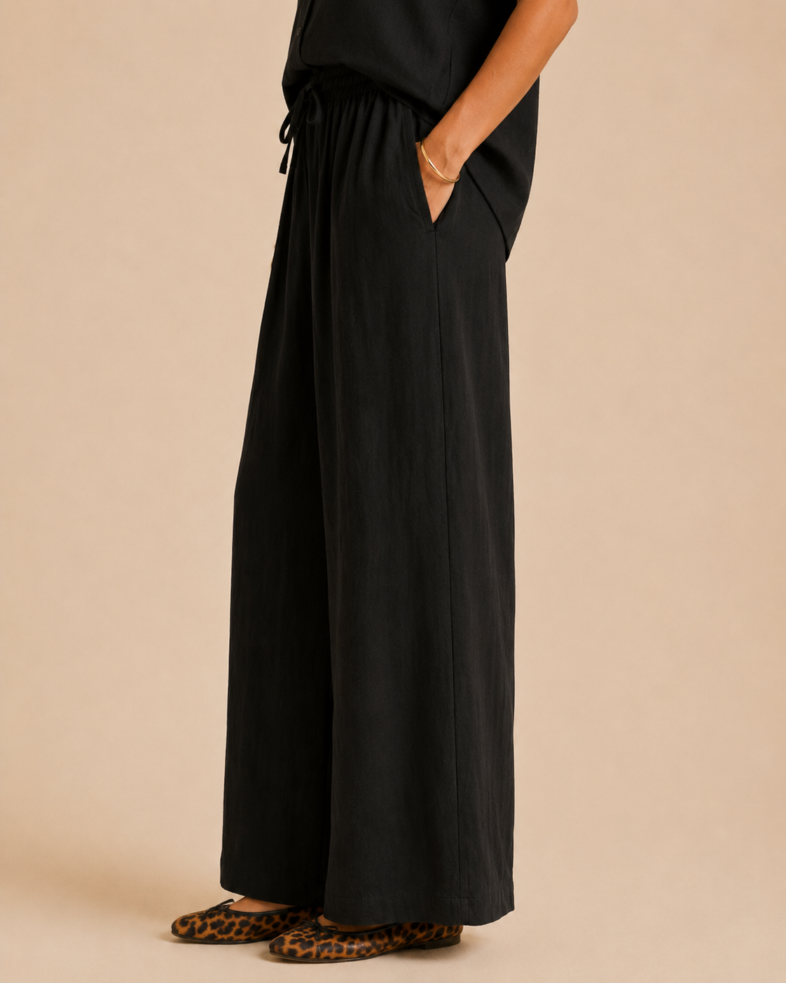 Pantalaccio con laccetto frontale|Colore:Nero
