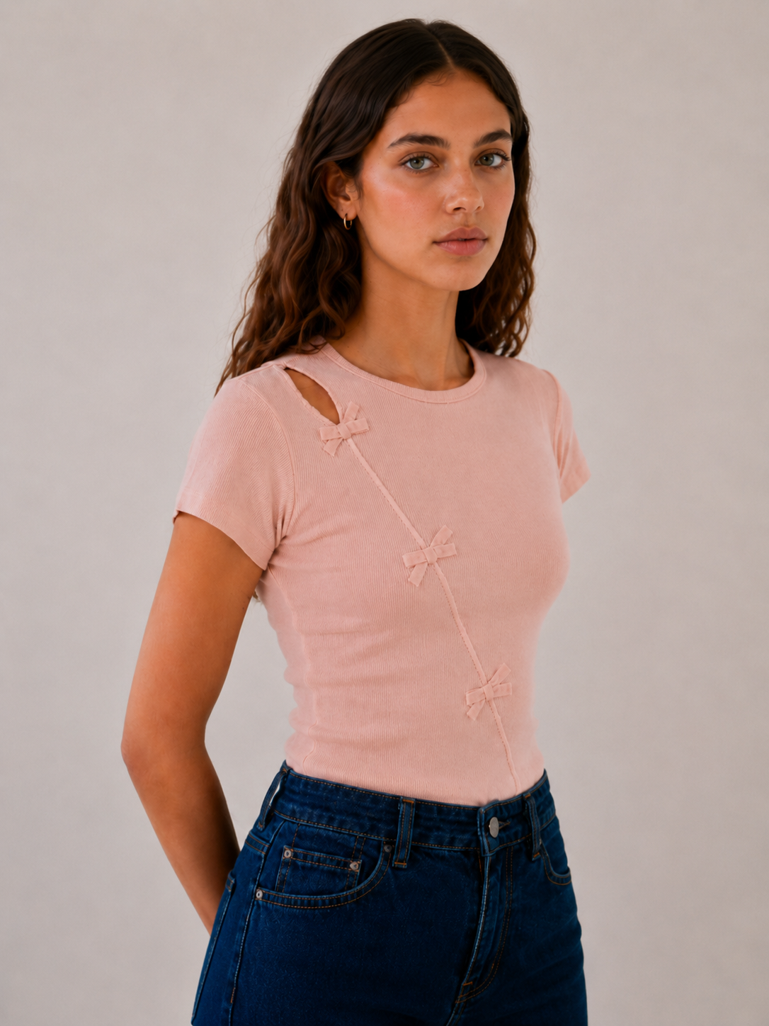 T-Shirt con fiocchi applicati diagonalmente|Colore:Rosa polvere