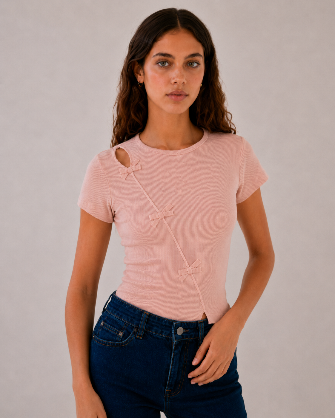 T-Shirt con fiocchi applicati diagonalmente|Colore:Rosa polvere