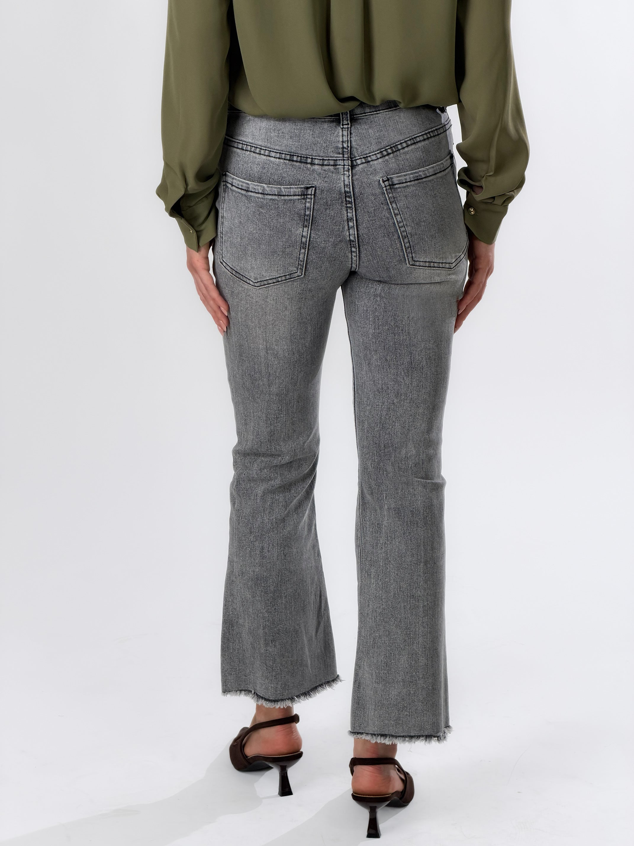 Jeans capri svasato|Colore:Grigio