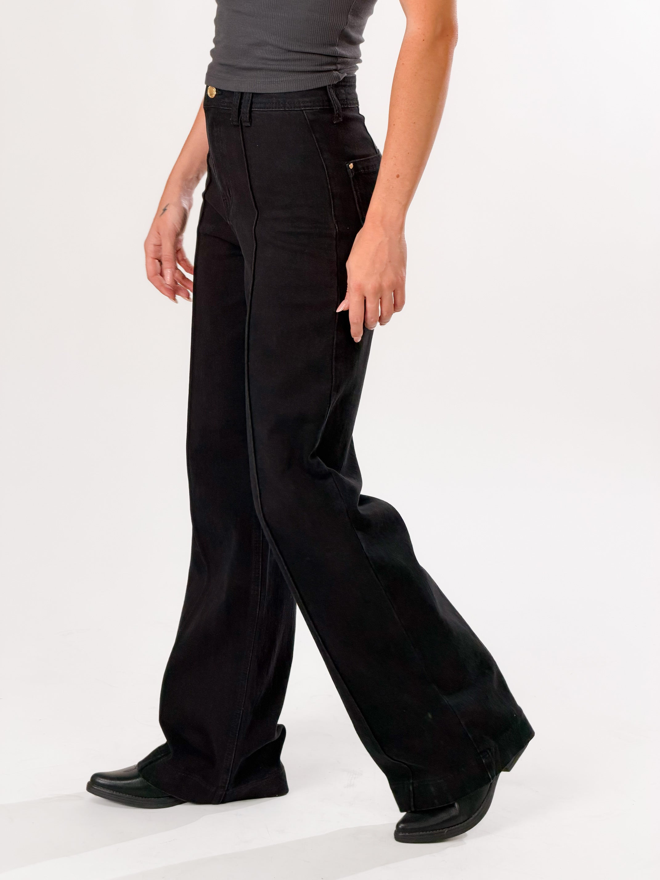 Jeans vita alta con cucitura centrale|Colore:Nero