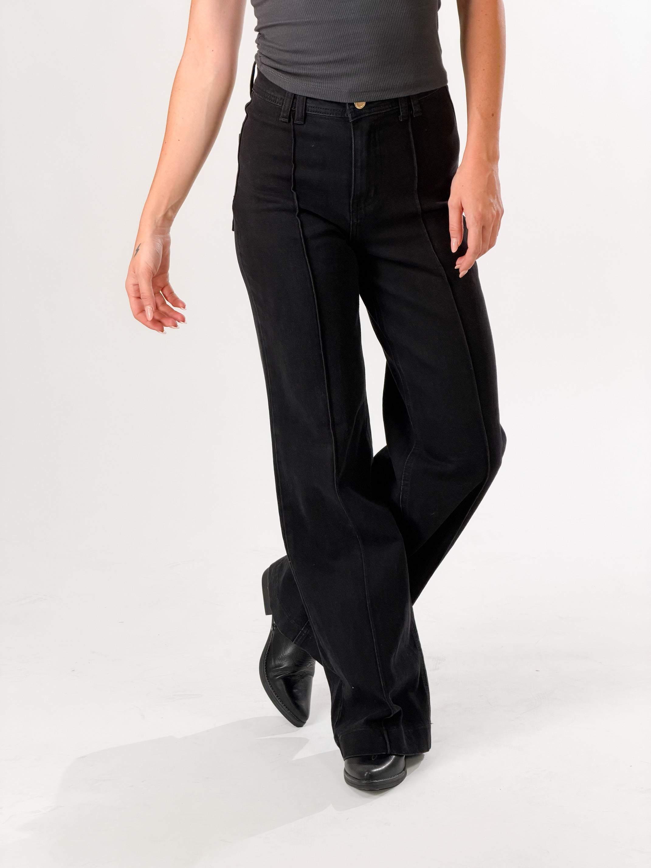 Jeans vita alta con cucitura centrale|Colore:Nero