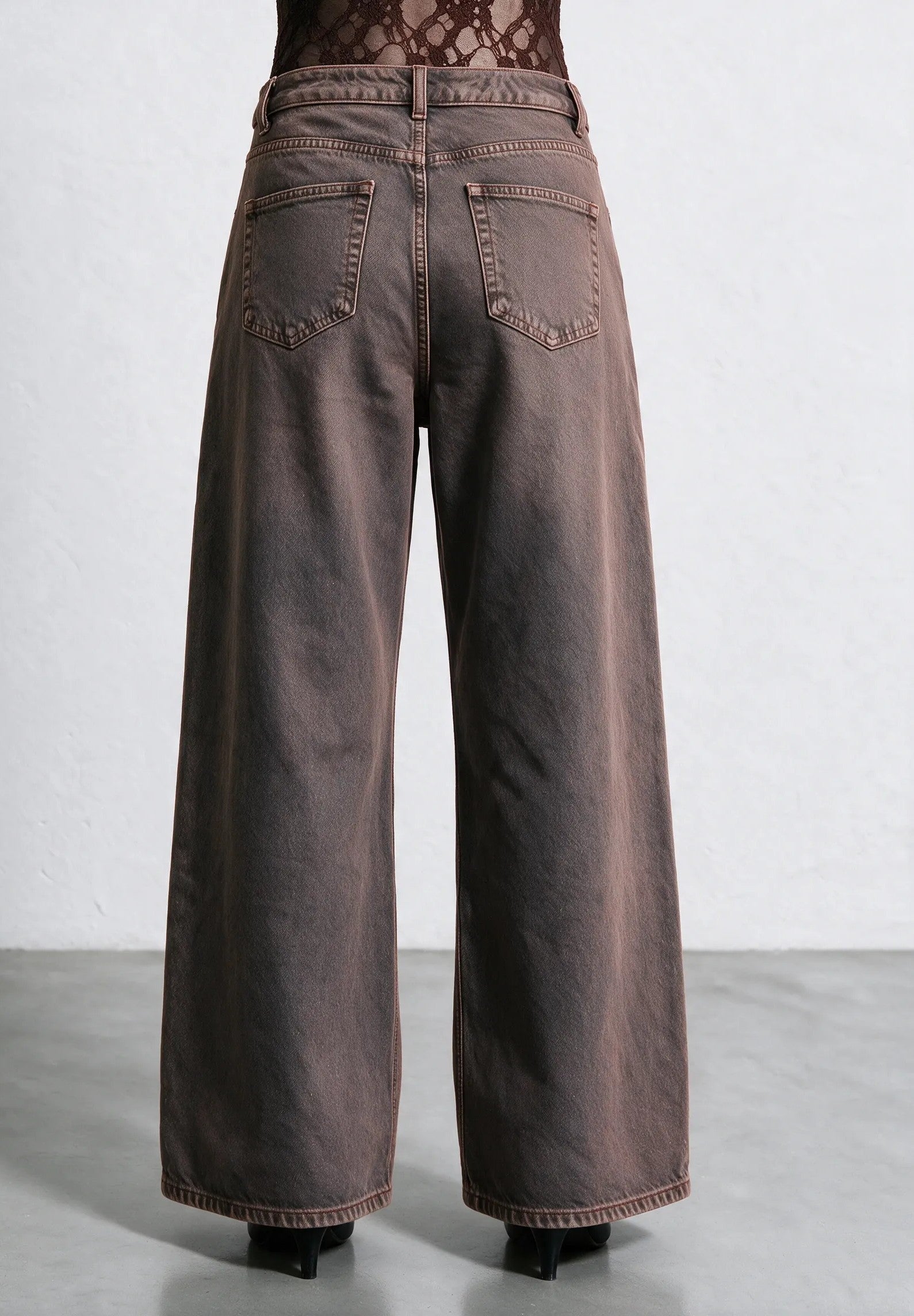 Jeans Wide Leg con chiusura a risvolto|Colore:Sabbia