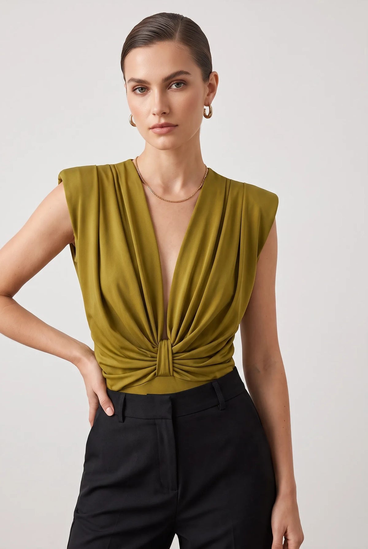 Body scollo a V con drappeggi|Colore:Olio