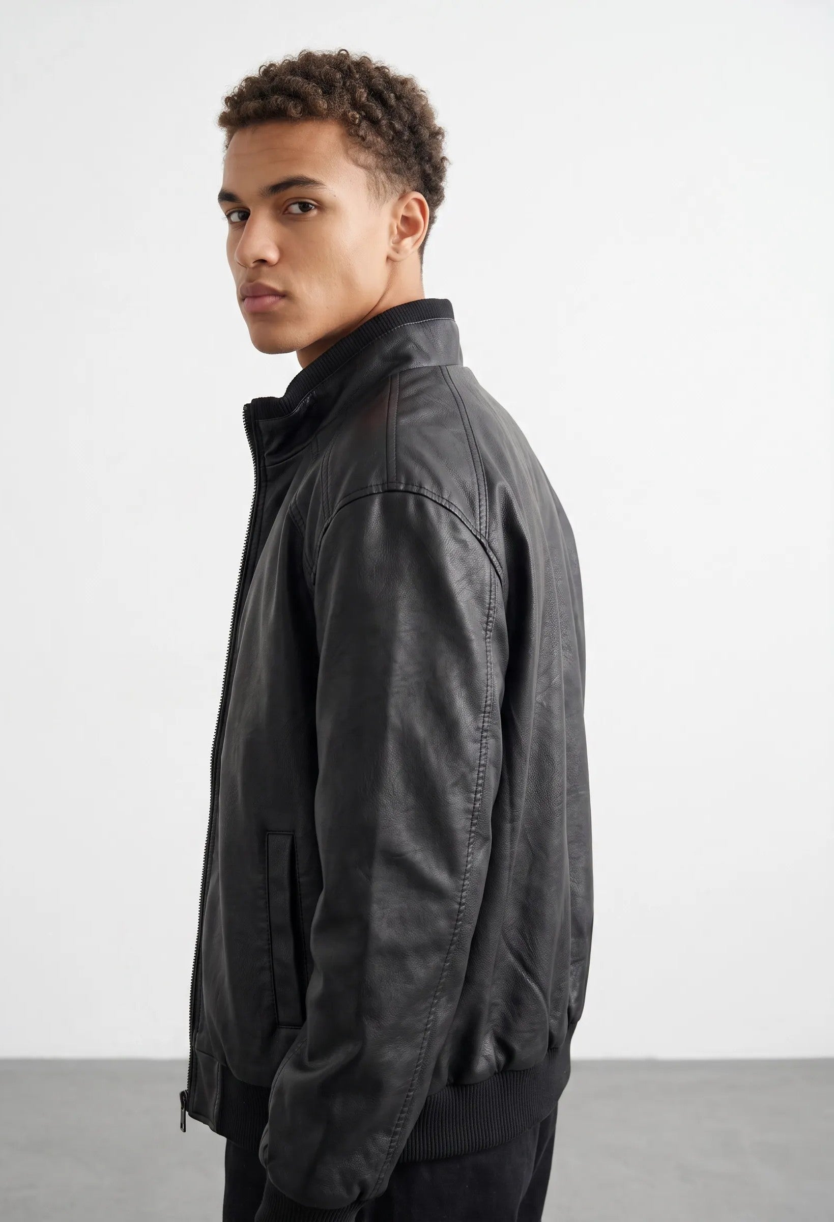 Bomber strutturato effetto pelle|Colore:Black