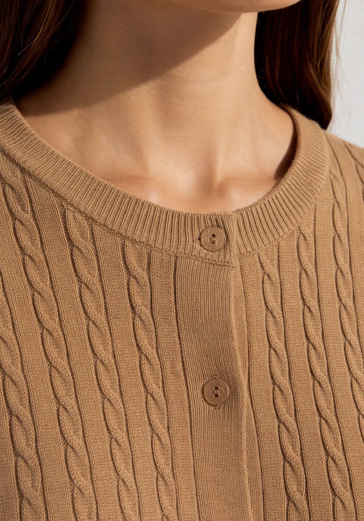 Cardigan girocollo lavorazione a trecce|Colore:Cammello