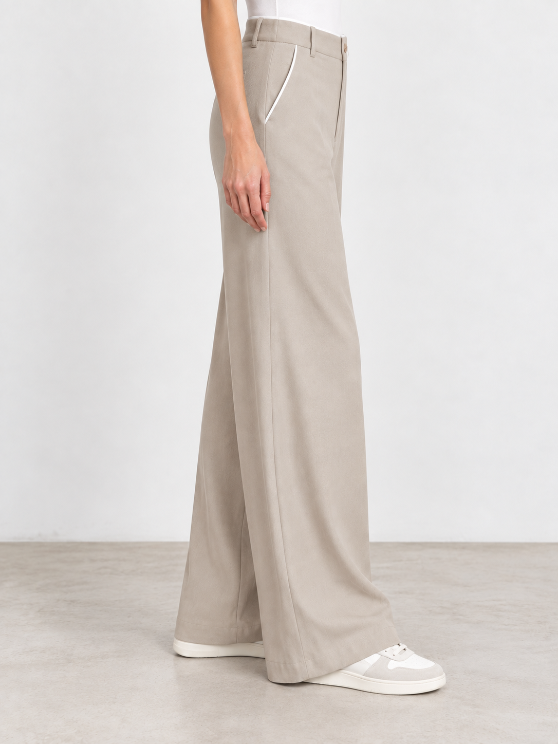 Pantalone con bordini bianco a contrasto|Colore:Beige
