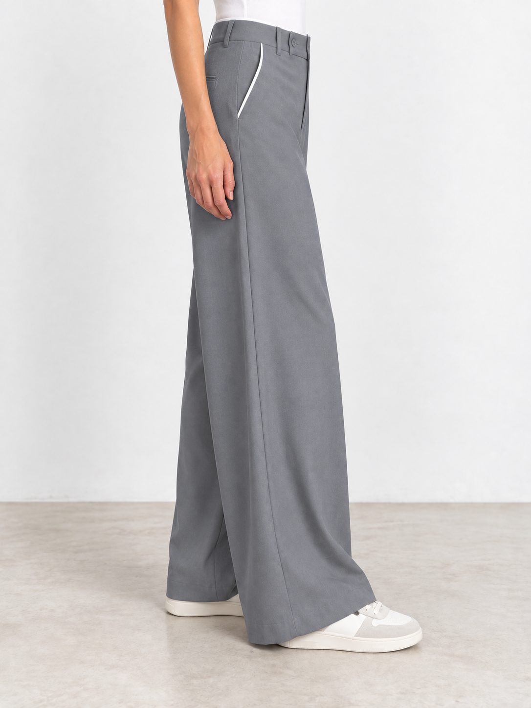 Pantalone con bordini bianco a contrasto|Colore:Grigio