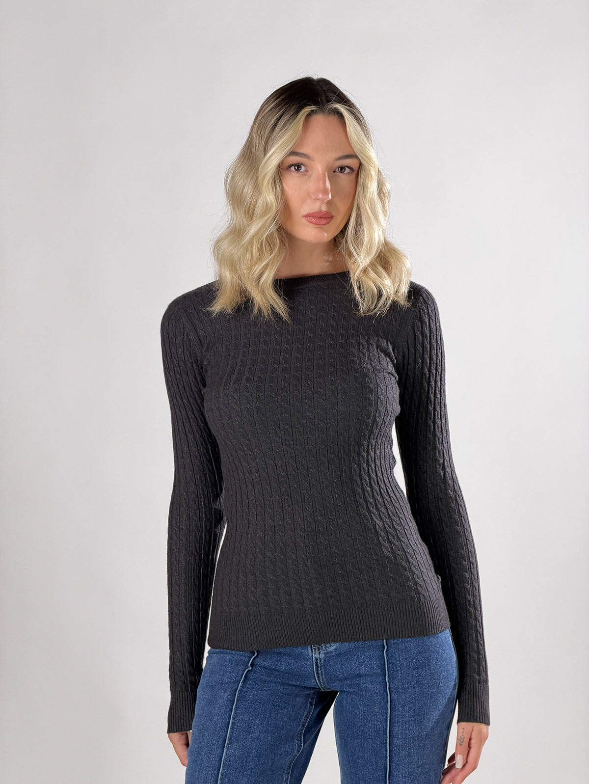Maglia girocollo con lavorazione a trecce|Colore:Antracite