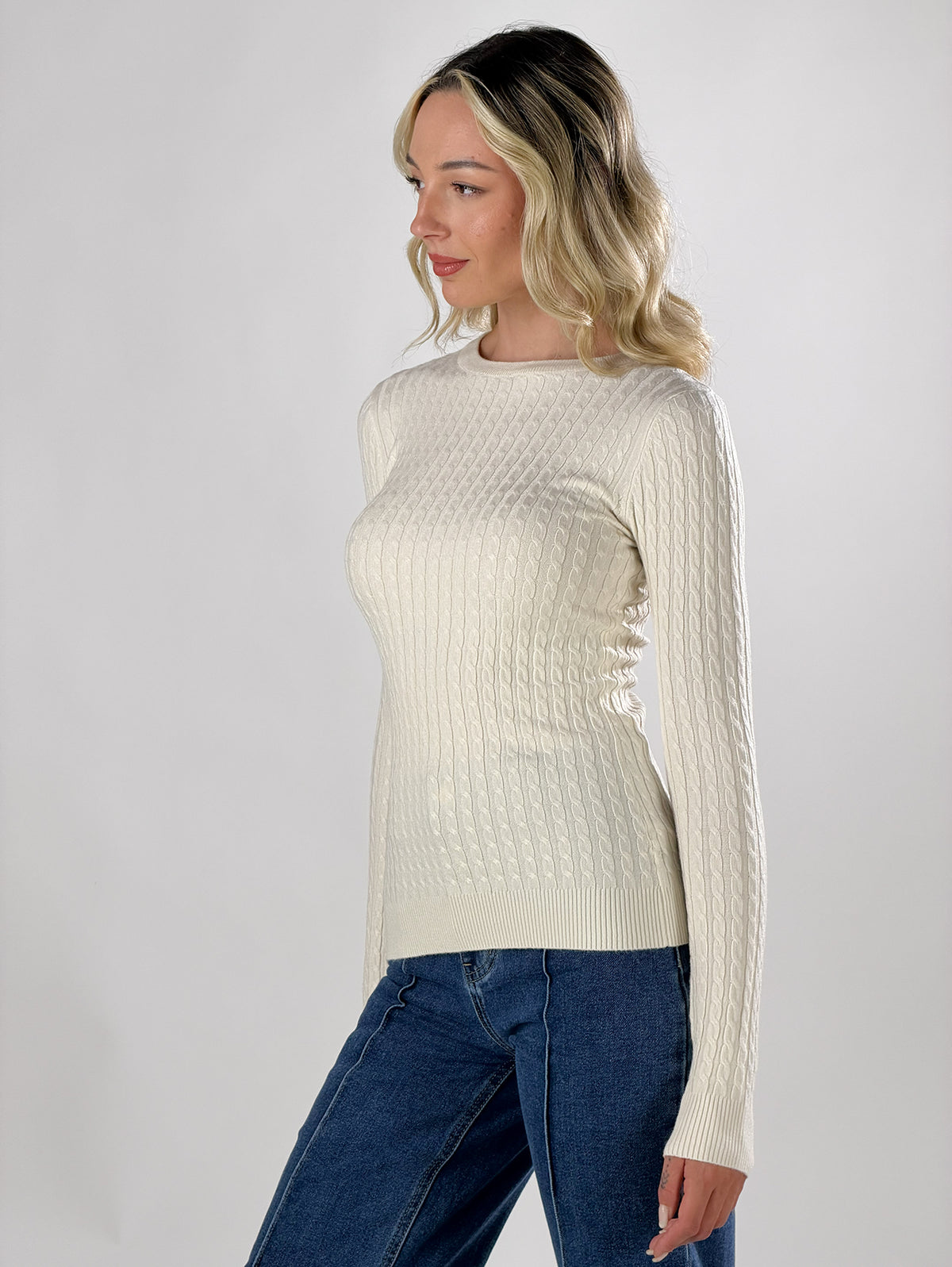 Maglia girocollo con lavorazione a trecce|Colore:Avorio