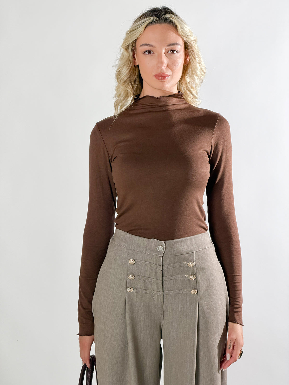 Maglia lupetto con collo ad orlo ondulato|Colore:Cioccolato