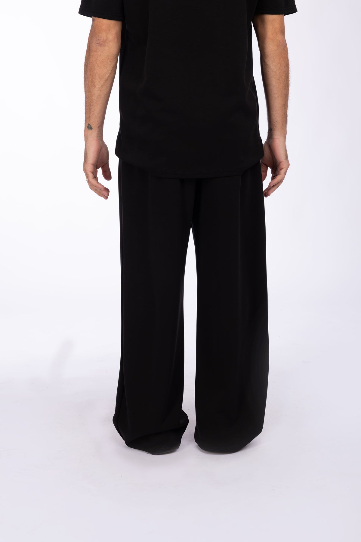 Pantalone baggy con elastico e pince|Colore:Nero