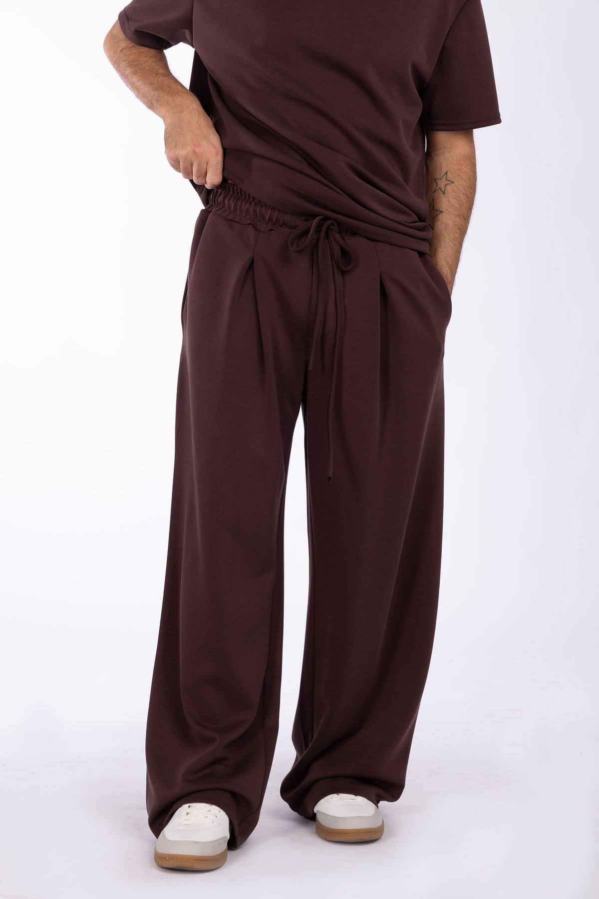 Pantalone baggy con elastico e pince|Colore:Marrone