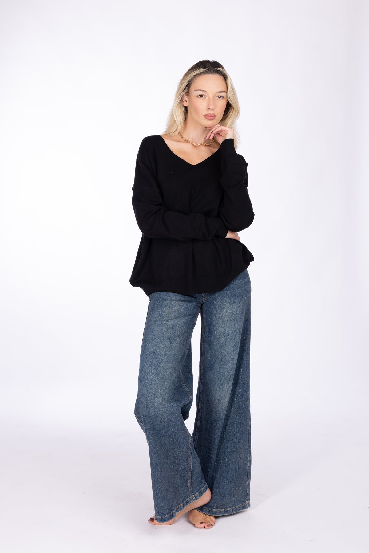 Maglia Fine con Scollo a V e Spalla Calata|Colore:Nero