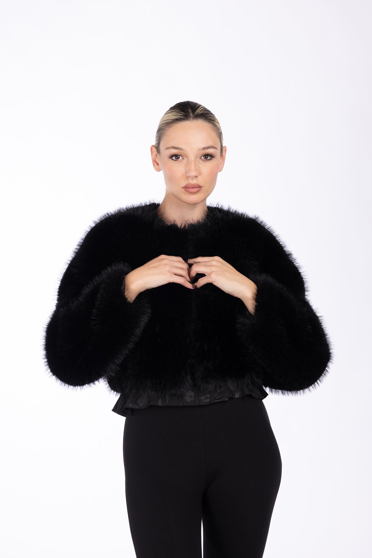 Giacca cropped effetto pelliccia|Colore:Nero