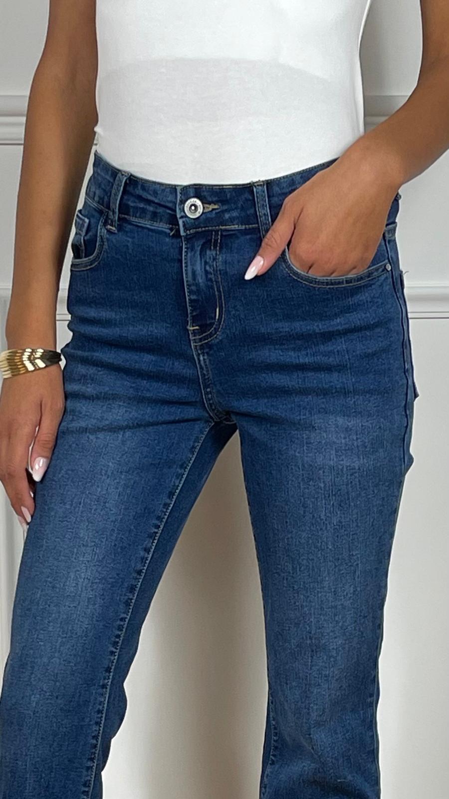 Jeans zampetta fondo sfrangiato