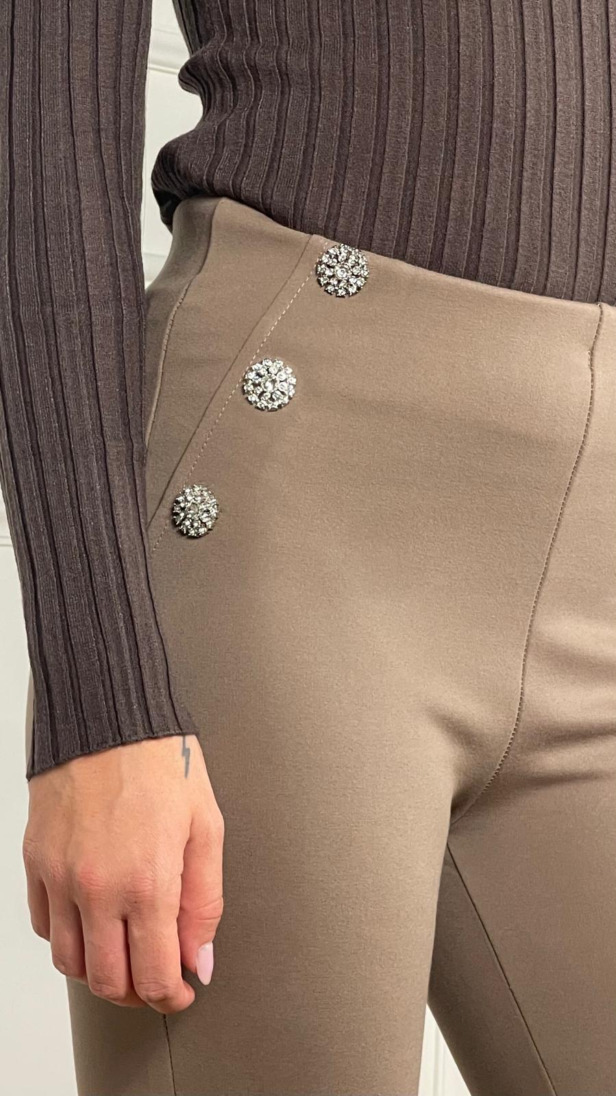 Pantalone con bottoni Strass