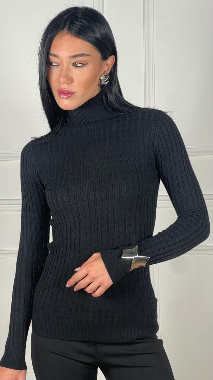 Maglia collo alto trecce