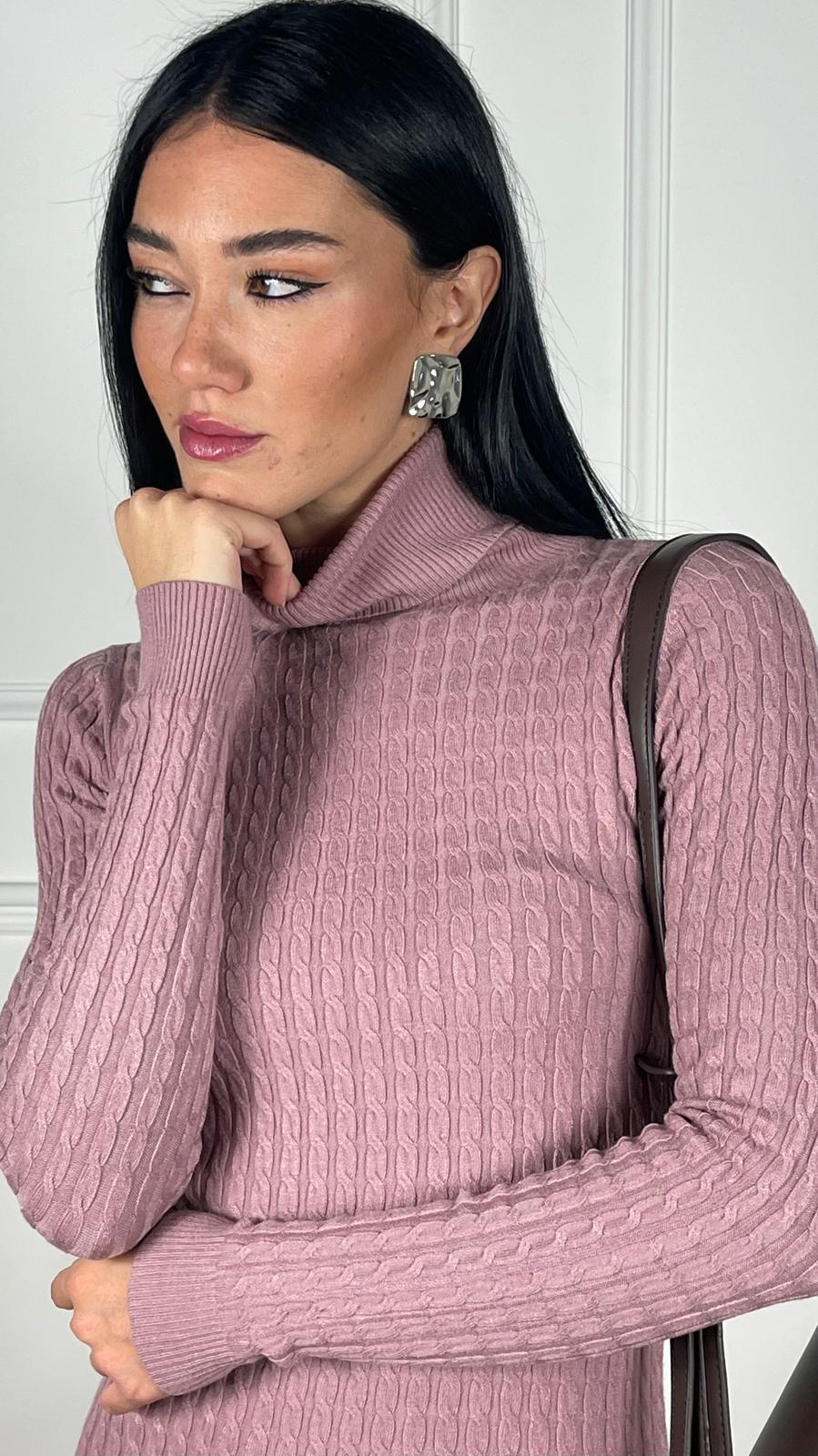 Maglia collo alto trecce