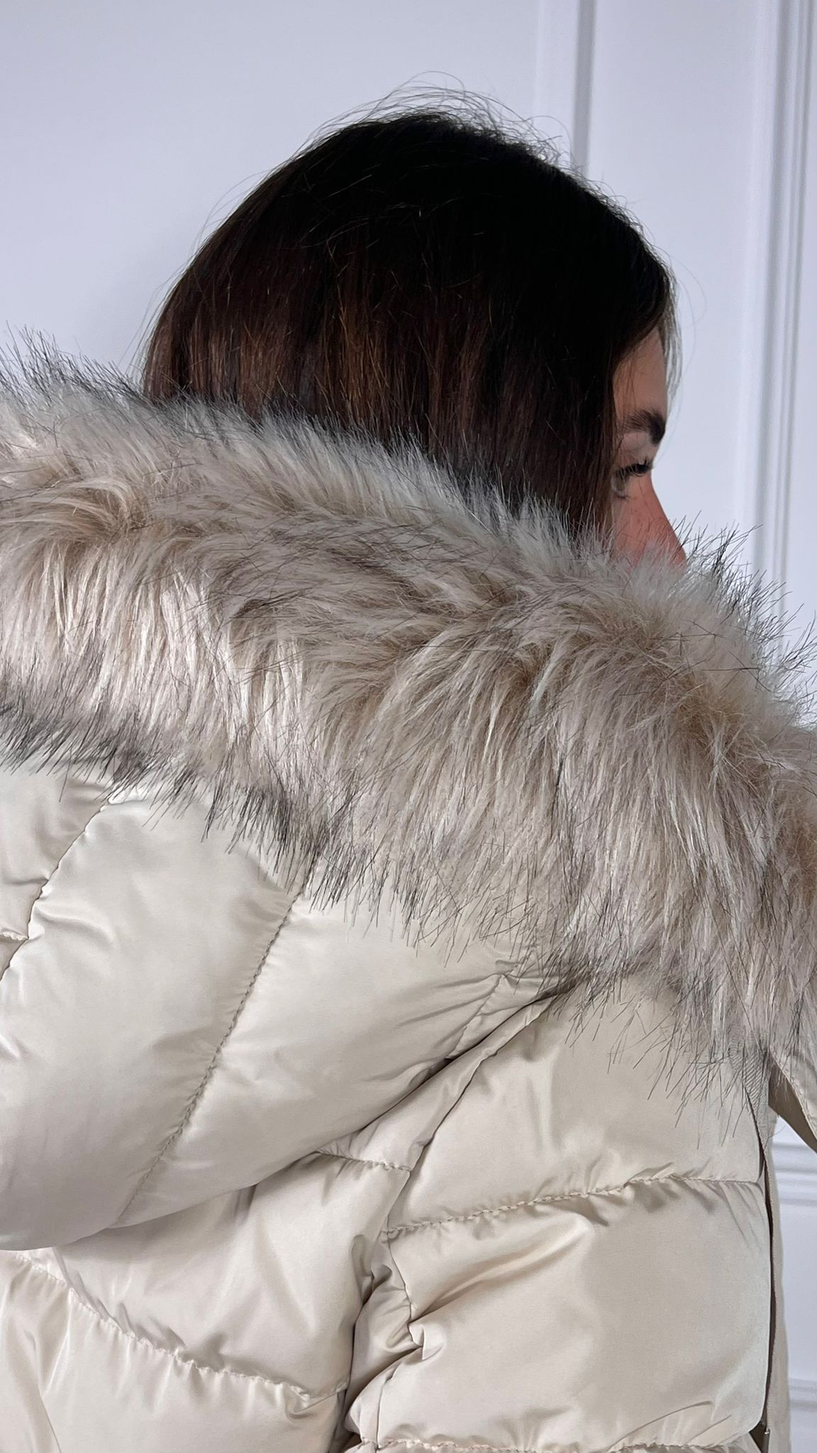 Piumino con Cappuccio effetto pelliccia