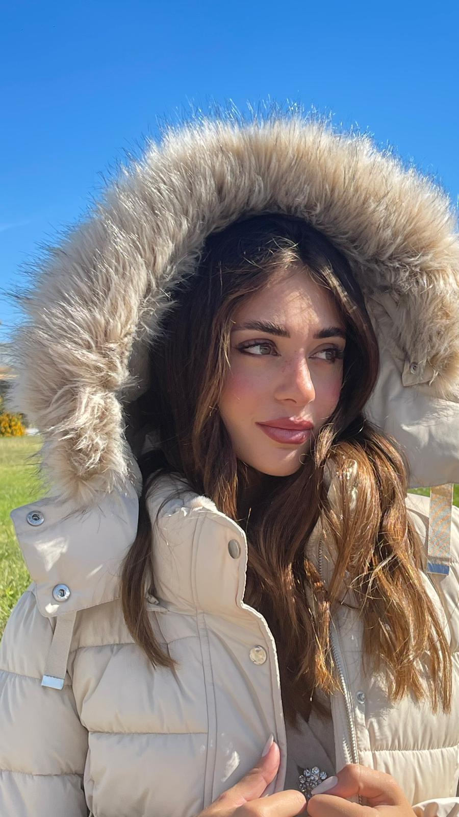 Piumino con Cappuccio effetto pelliccia