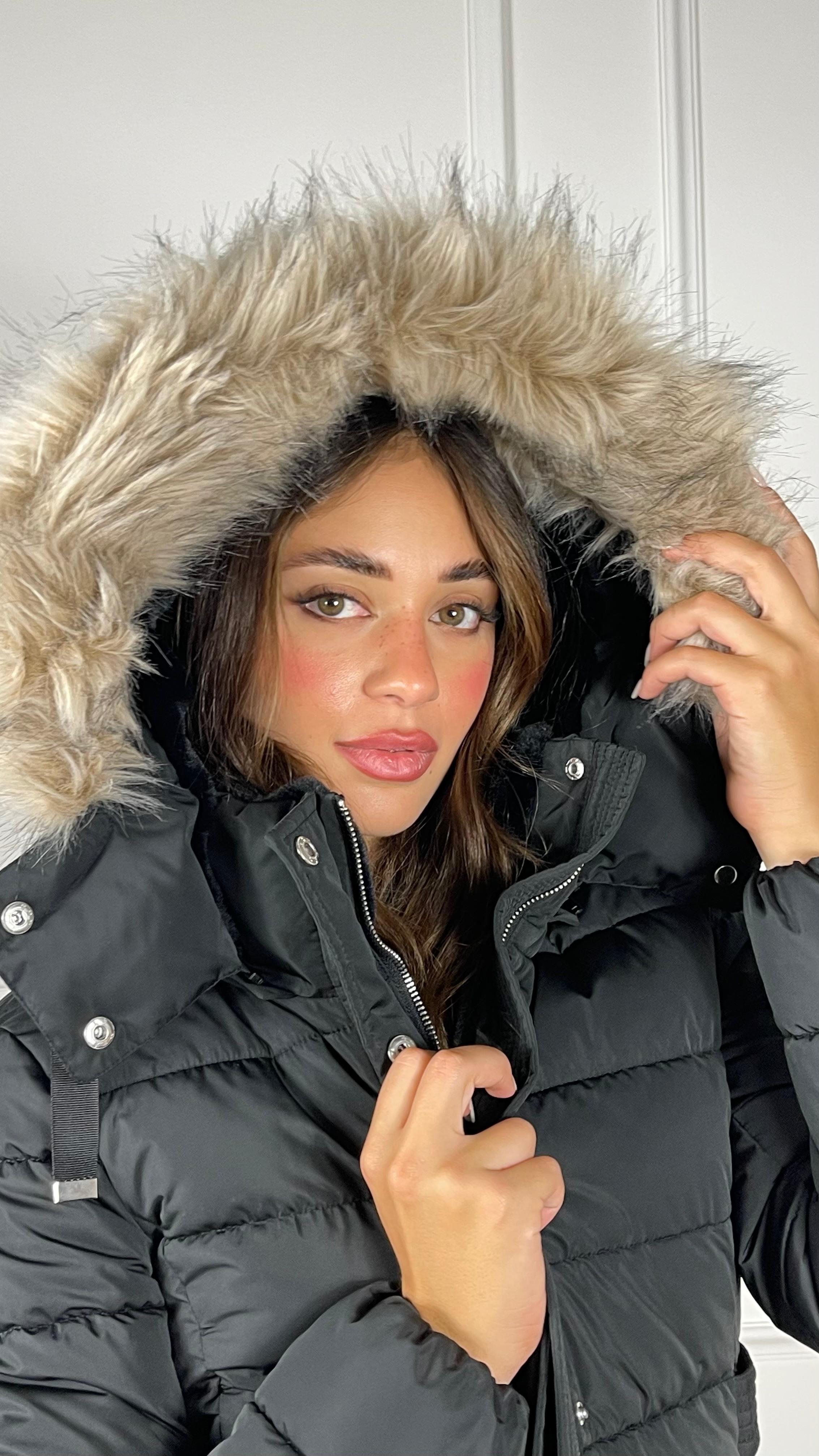 Piumino con Cappuccio effetto pelliccia