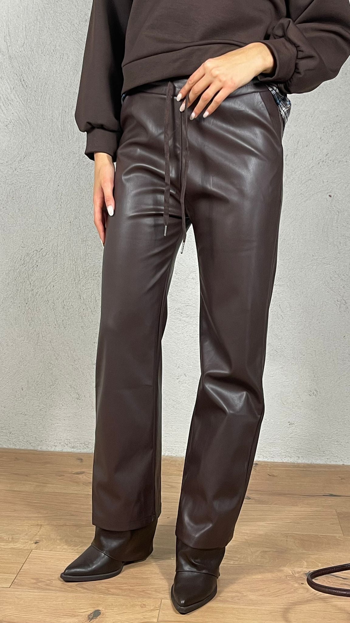 Pantalone effetto pelle wide leg
