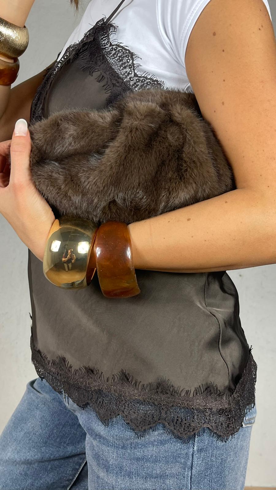 Top Satin asimmetrico con pizzo