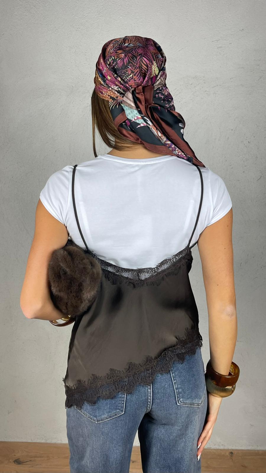 Top Satin asimmetrico con pizzo