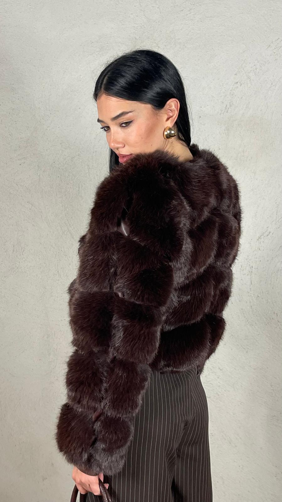 Giacca corta effetto pelliccia