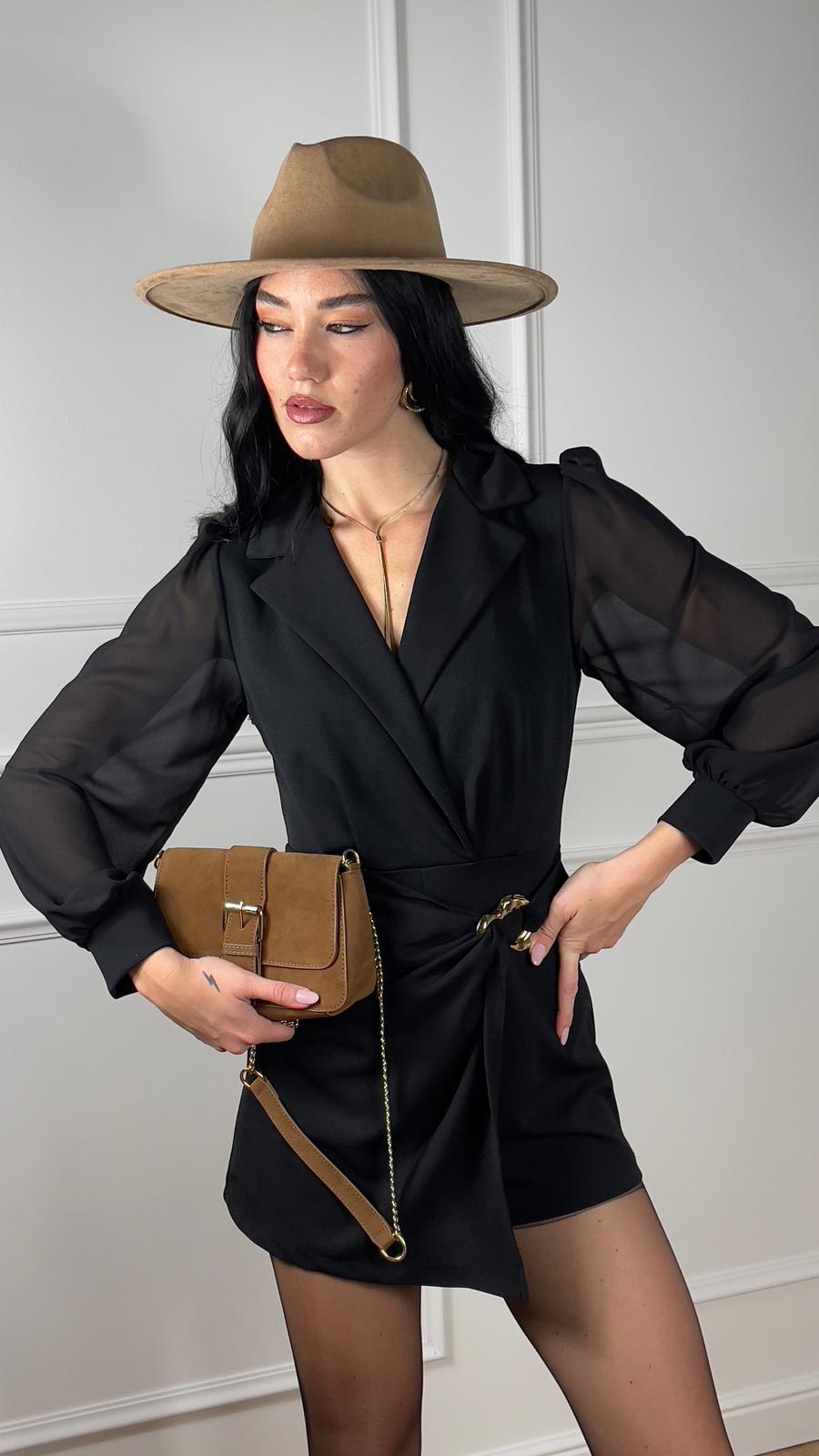 Tuta con accessorio oro