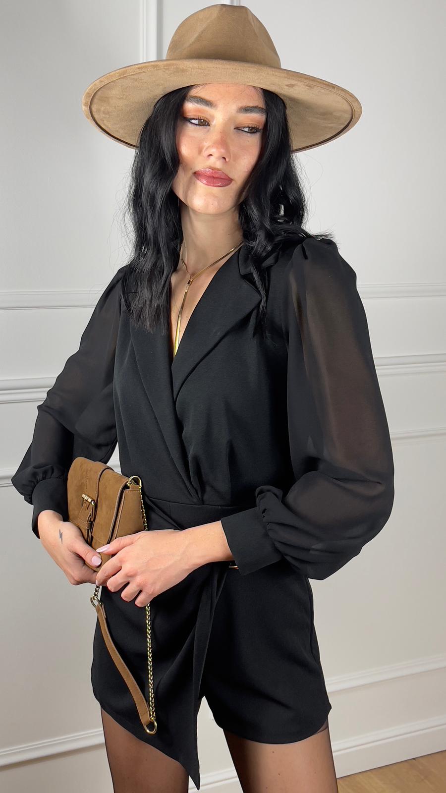 Tuta con accessorio oro