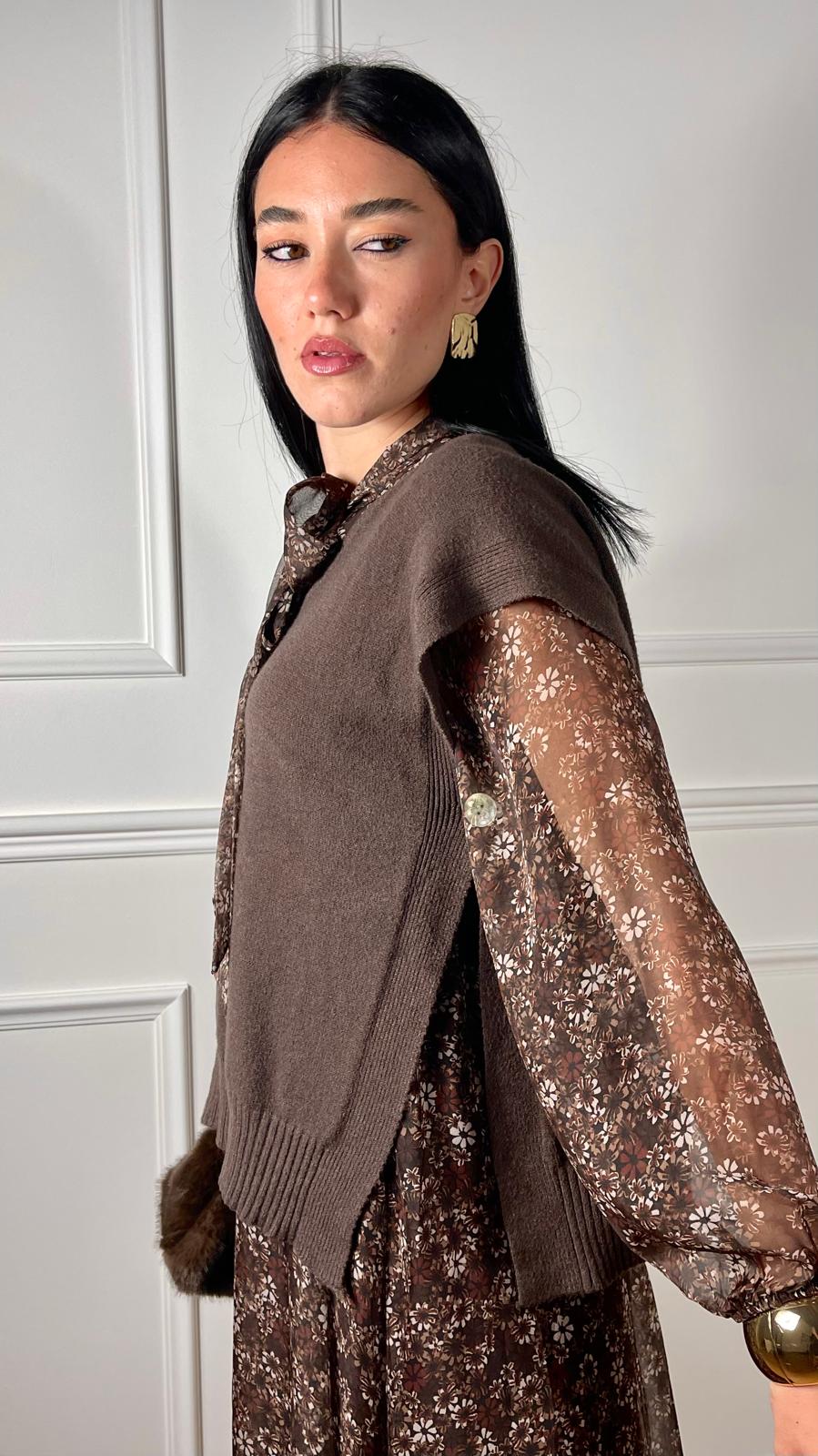 Gilet con spacchi laterali