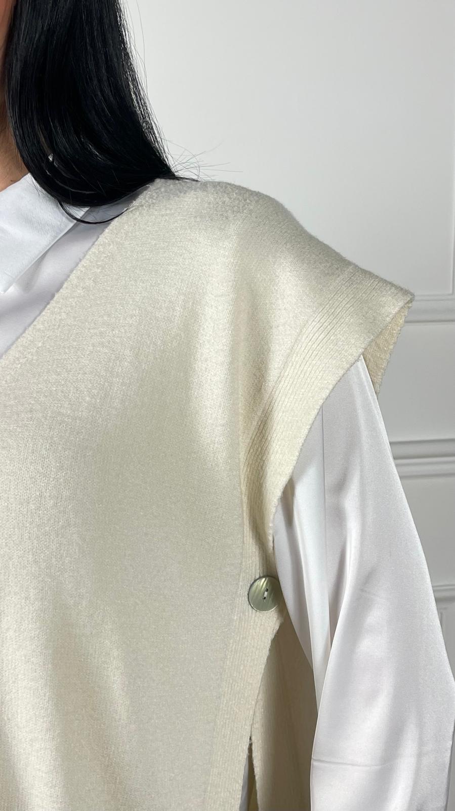 Gilet con spacchi laterali