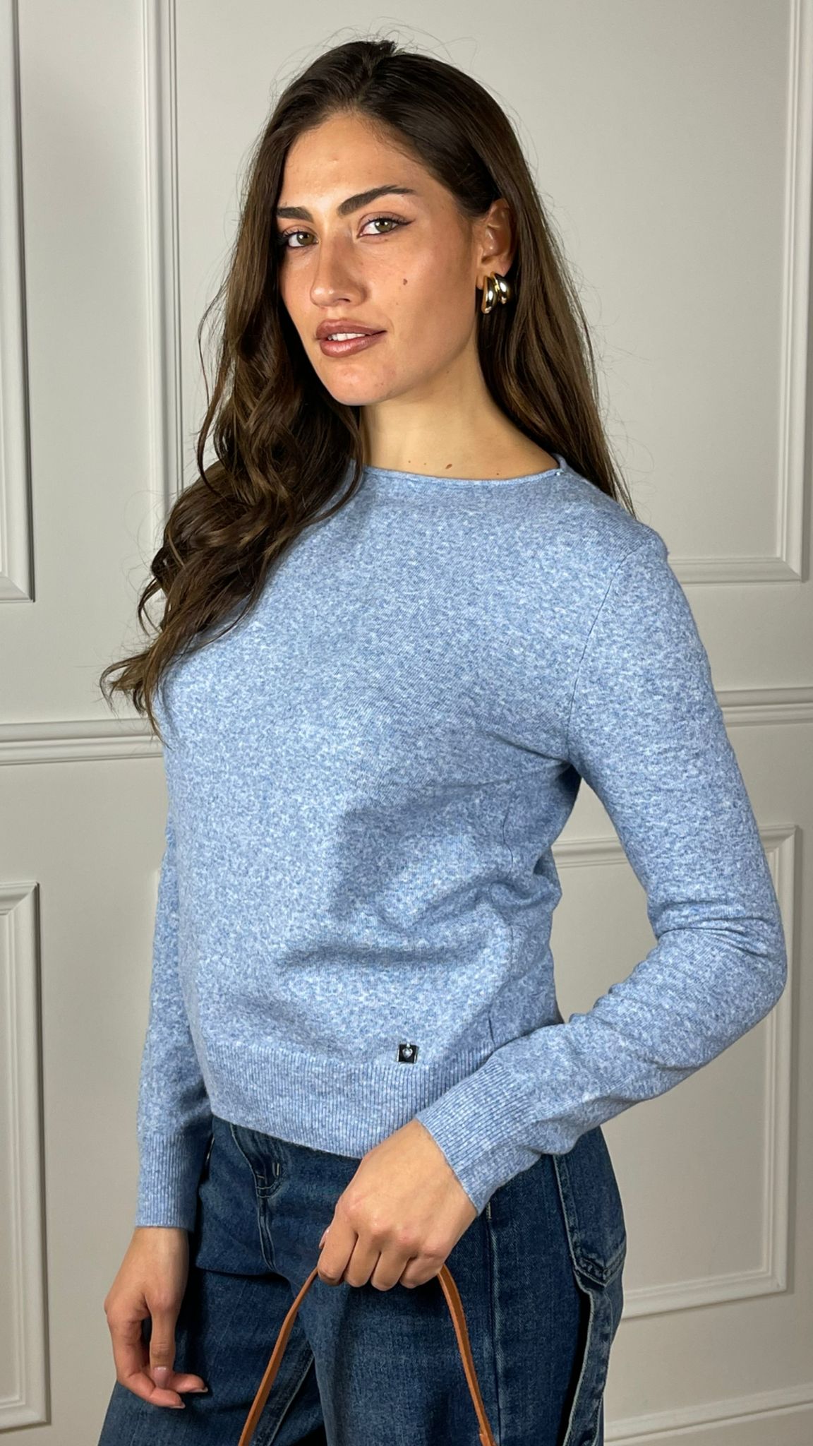 Maglia charms cuore scollo ovale