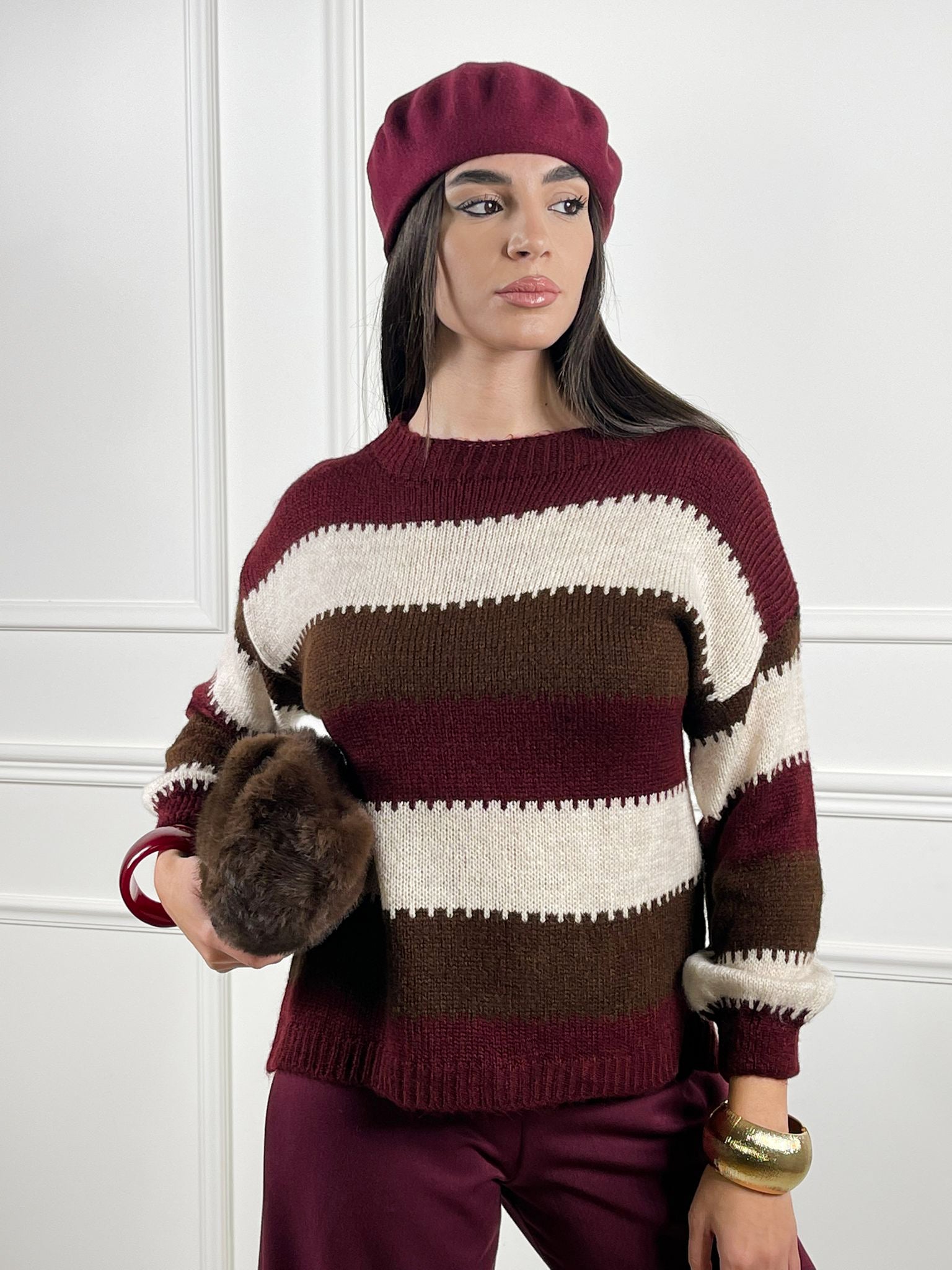 Maglia scollo barchetta a fasce