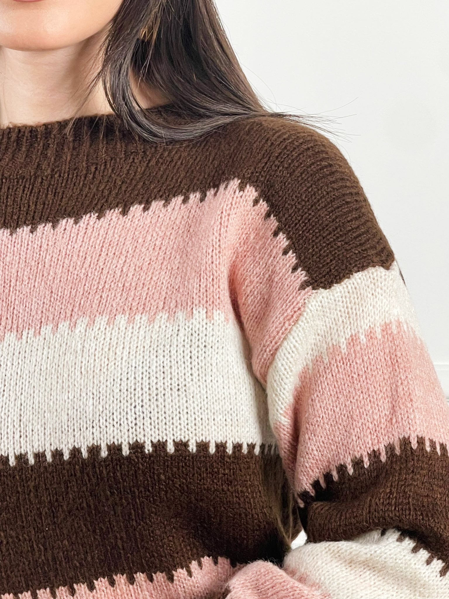 Maglia scollo barchetta a fasce