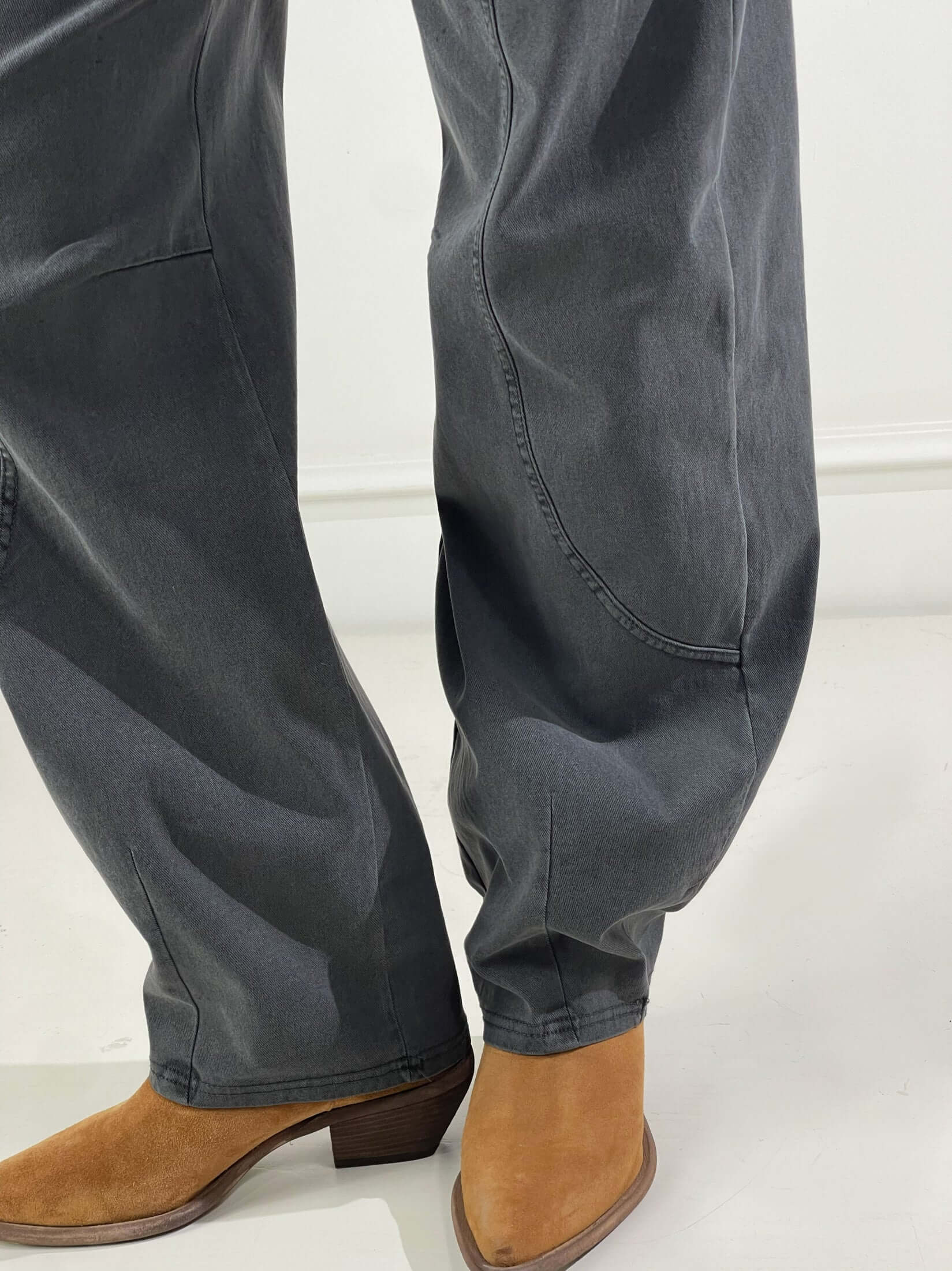 Pantalone Barrel  colorato con cinta|Colore:Grigio