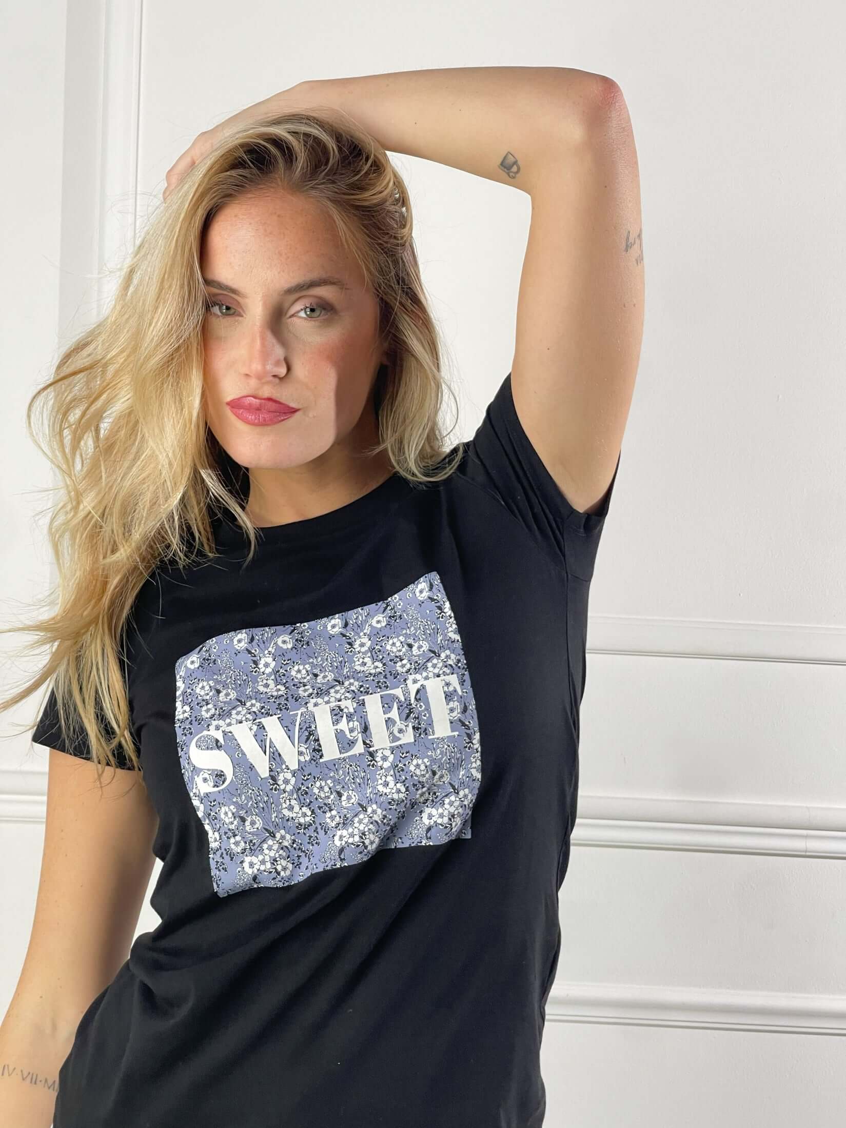 T-shirt  Sweet|Colore:Nero